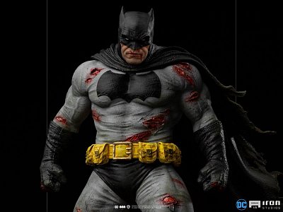 Batman: The Dark Knight Returns Diorama 1/6 Batman 38 cm