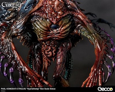 Cthulhu Mythos Statue Nyarlathotep by Paul Komoda 25 cm --- DAMAGED PACKAGING