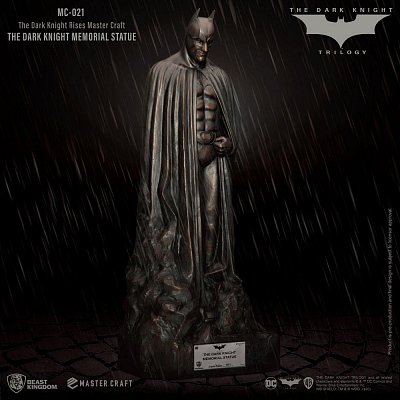 The Dark Knight Rises Master Craft Statue The Dark Knight Memorial Batman 45 cm --- DAMAGED PACKAGING